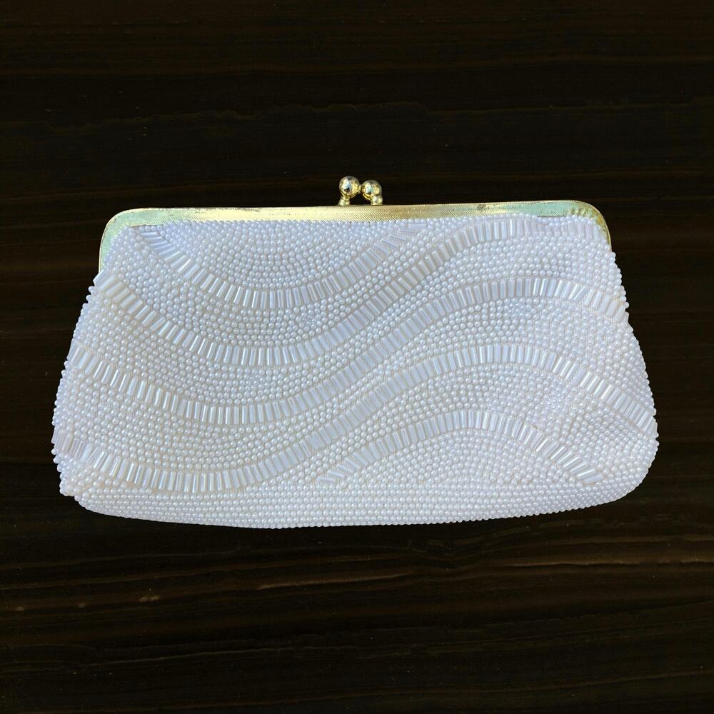 Vintage 90s La Regale Ltd white beaded bag or clutch